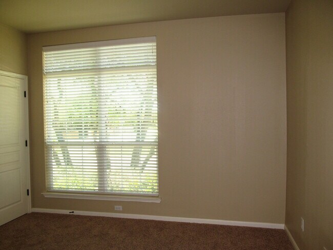 Building Photo - 2515 Twin Ridge Ct