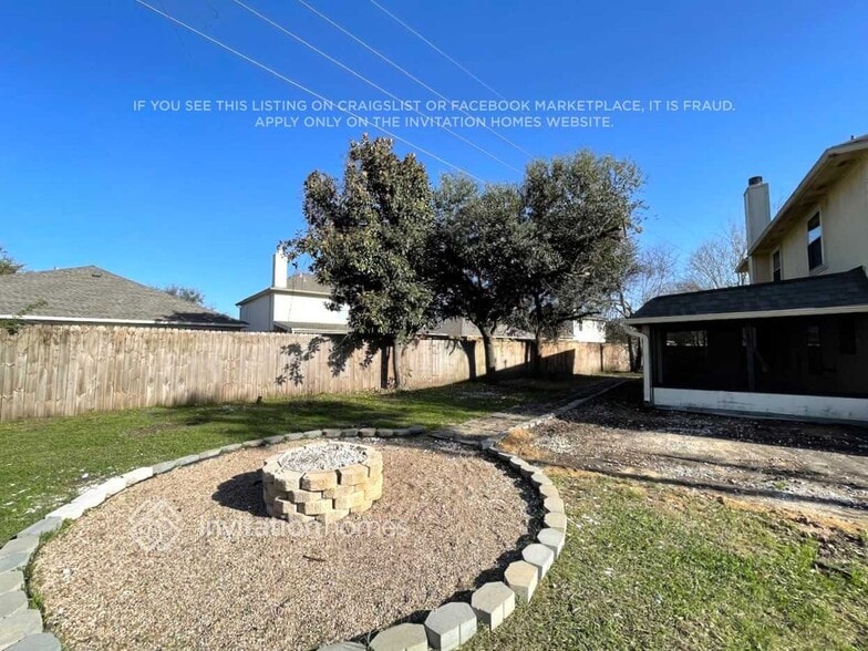 Building Photo - 10502 Mills Cove St