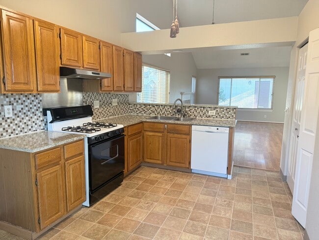 Building Photo - 1143 Lerma Ln