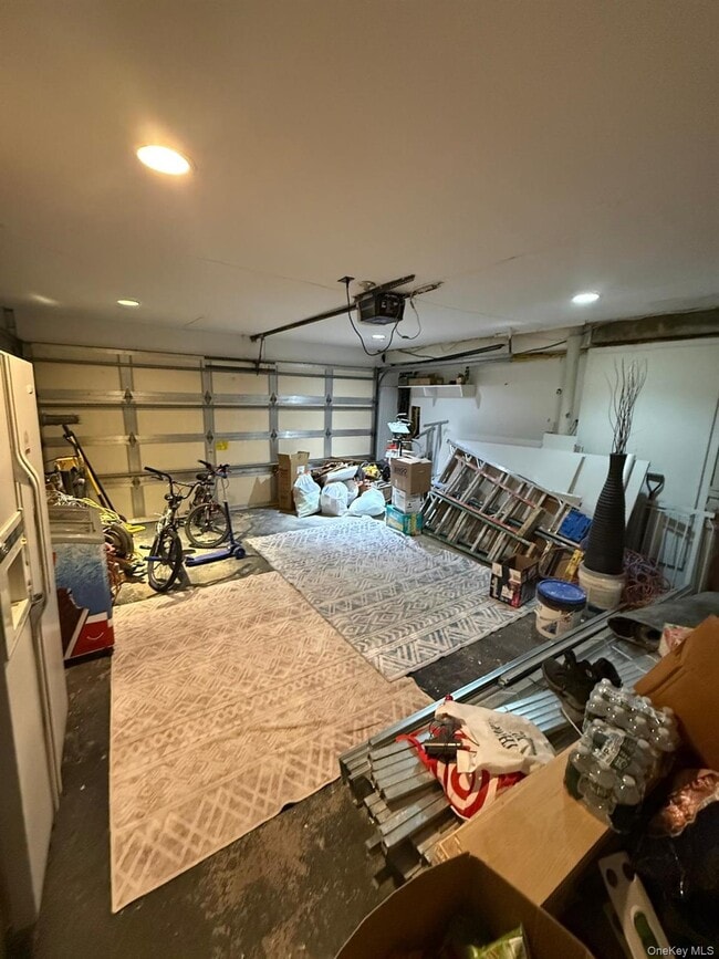 Building Photo - 23 Geoffrey Ln