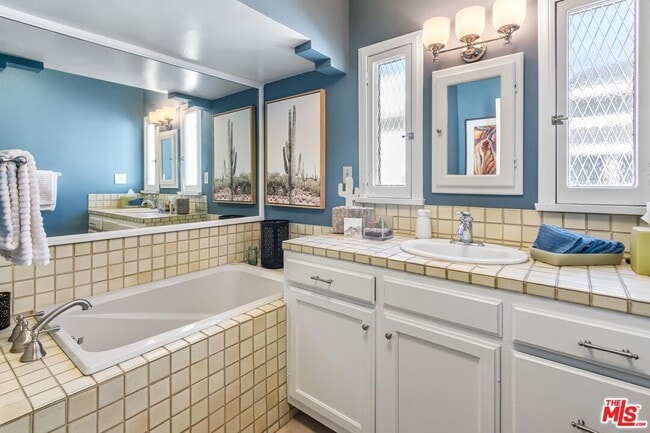 Building Photo - 4180 Keystone Av