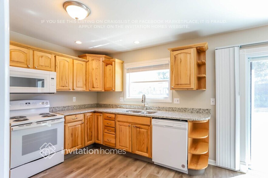 Building Photo - 1456 S Zeno St