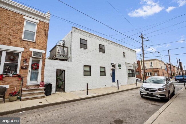 Building Photo - 2024 S 12th St