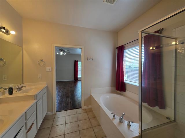 Building Photo - 1701 Balboa Ln