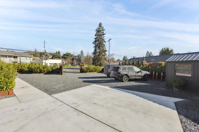 Building Photo - 307 Bodega Ave