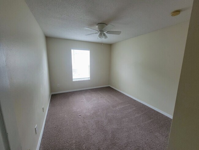 Building Photo - Silverfalls