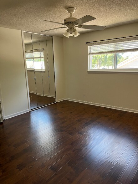 Building Photo - 5001 Grande Dr