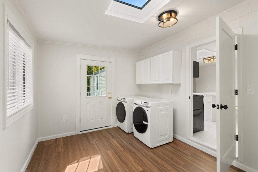 Laundry - 48 Meyer Pl