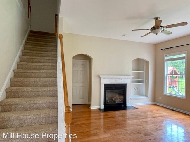 Building Photo - 4 br, 2.5 bath House - 118 N Fields Circle