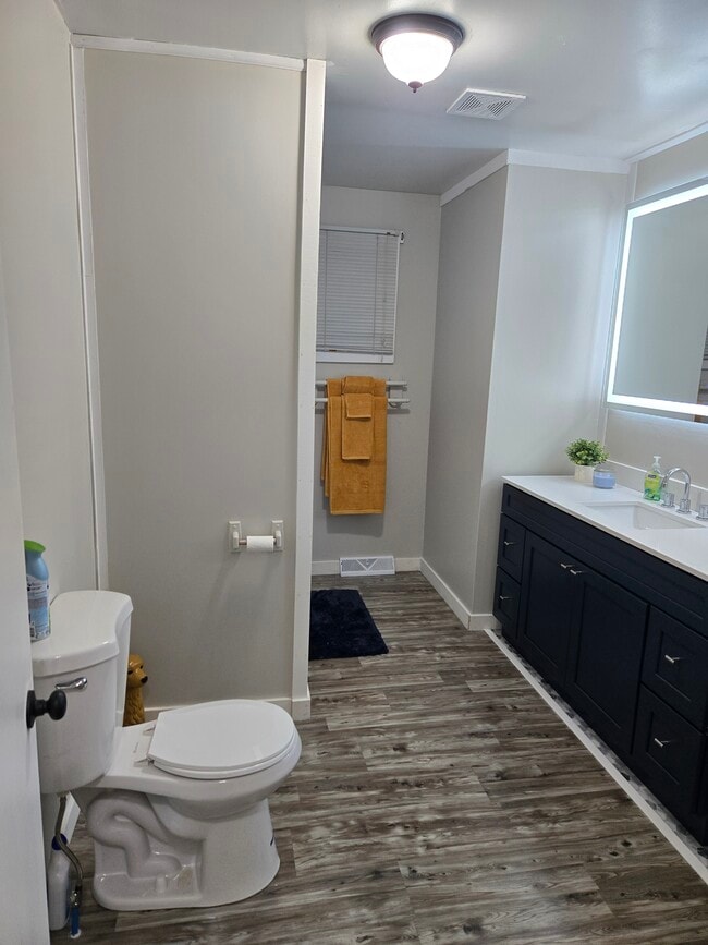 Building Photo - 1062 Aquetuck Rd