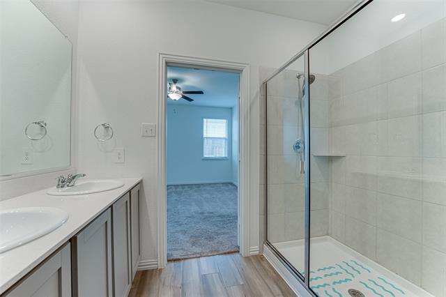 Building Photo - 832 Tulip Ct