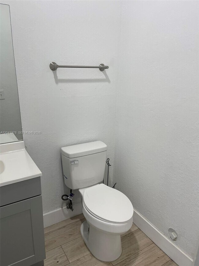 Building Photo - 2580 Coral Springs Dr