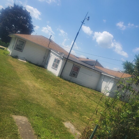 Back of home - 908 West Ave