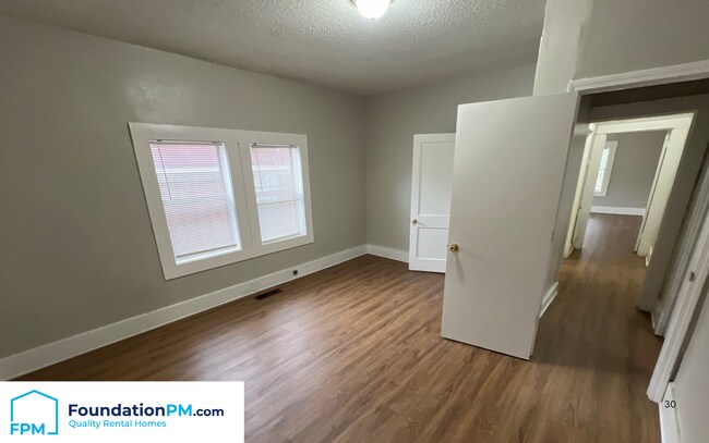 Building Photo - 699 Chelsea Ave