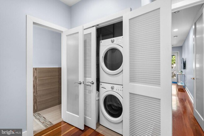 Building Photo - 747 Morton St NW