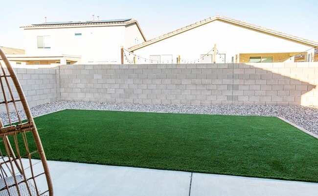 Building Photo - 7387 S Via Plaza del Maya