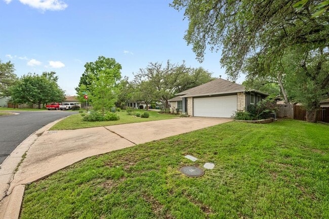 Building Photo - 4820 Marblehead Dr