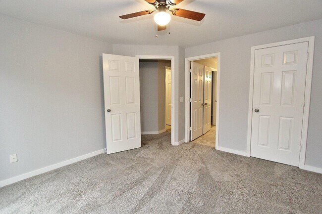 Building Photo - 2589 S Oak Leaf Ln