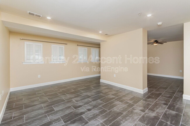 Building Photo - 1023 N Royal St
