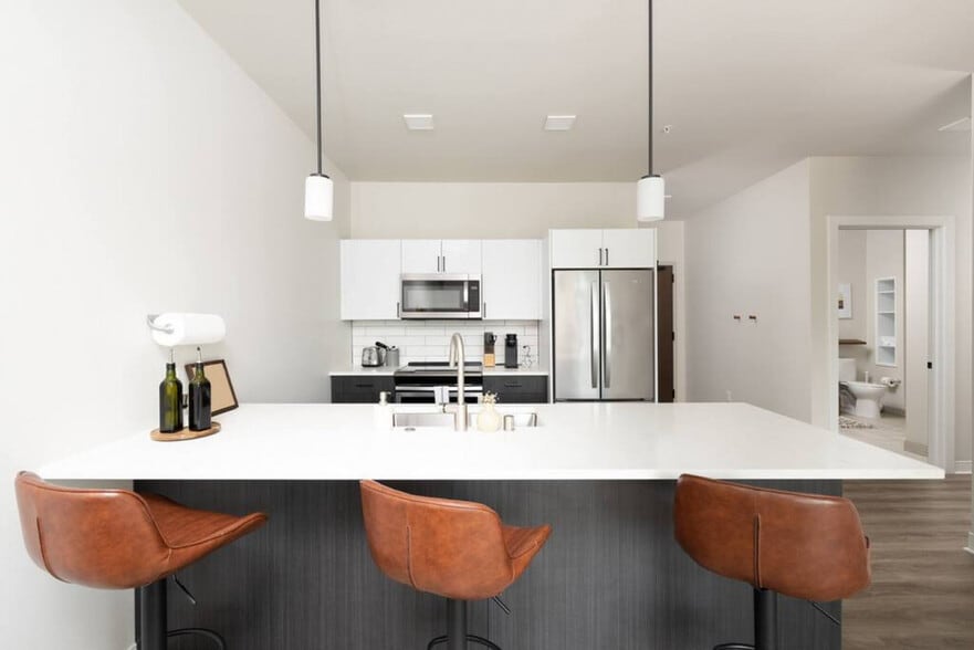 Building Photo - 1632 N Franklin Pl