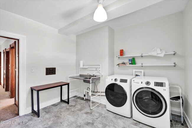 Building Photo - 1315 Highland Ave