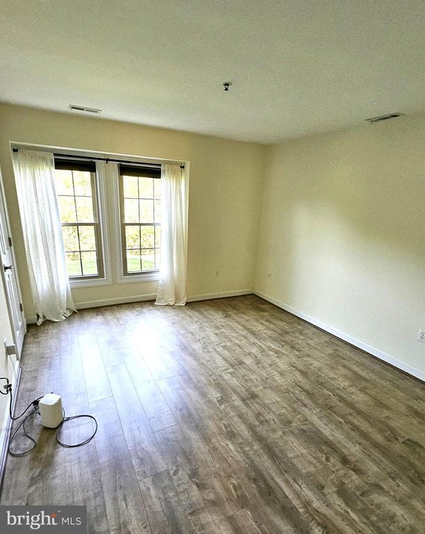 Building Photo - 904 Martell Ct