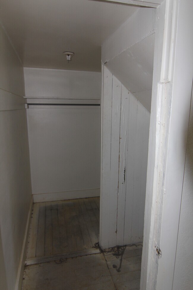 Building Photo - 448 5th St