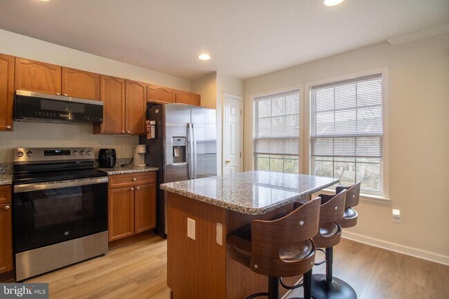 Building Photo - 113 Aero St