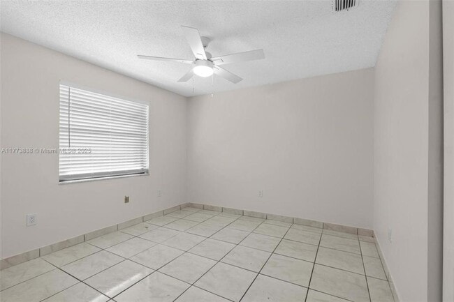 Building Photo - 5645 Taft St