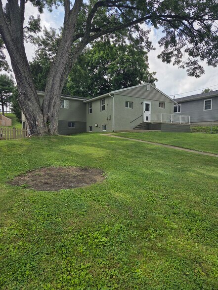 Building Photo - 448 N Ohio Ave