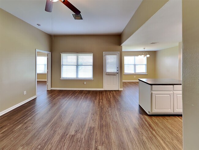 Building Photo - 3926 Cloudbluff Ln