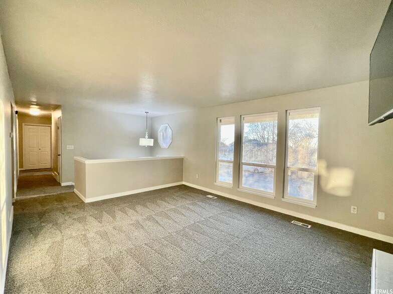 Building Photo - 816 N Jackson Ave