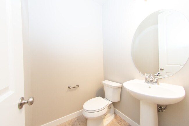 Building Photo - Modern Farmhouse Rambler – 7 Bed, 4 Bath –...