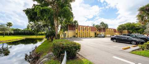 Building Photo - 11384 Royal Palm Blvd