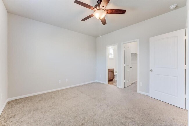 Building Photo - 5842 Adelaide River Dr