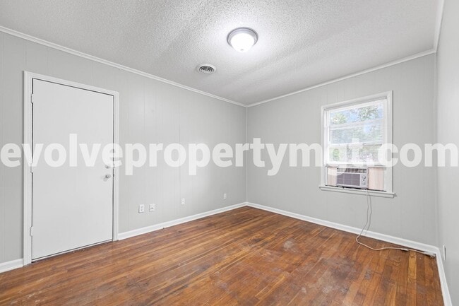 Building Photo - 7702 Marvin Rd