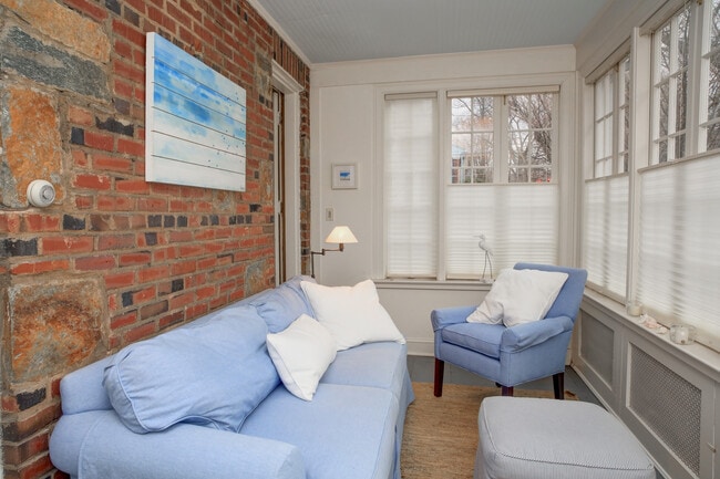 Building Photo - 5334 Nebraska Ave NW