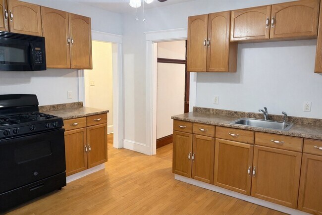 Building Photo - 14 Walter St