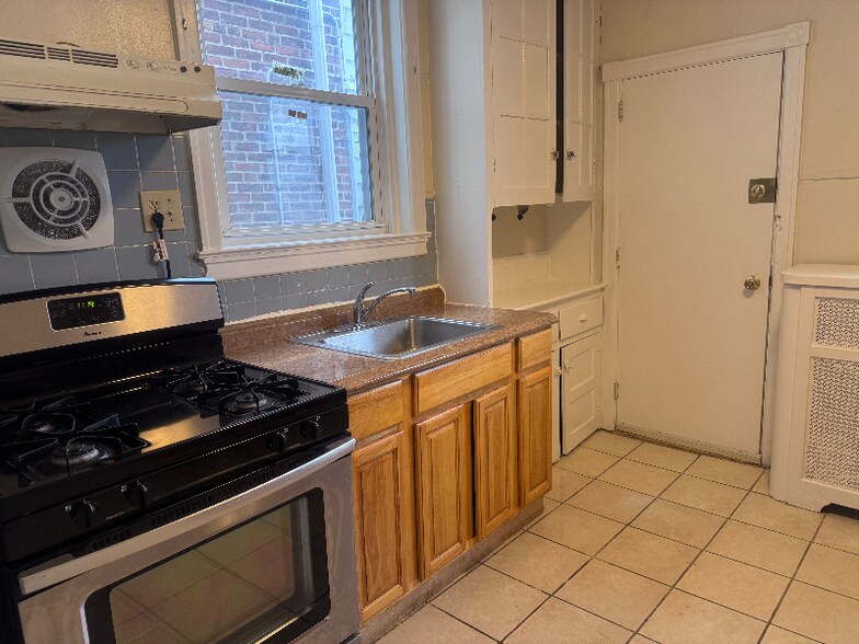 Building Photo - 2xx Widener St