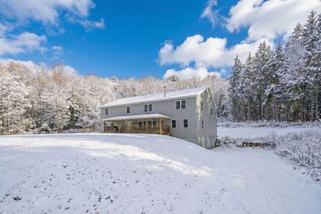 Building Photo - 1724 Calhoun Hill Rd