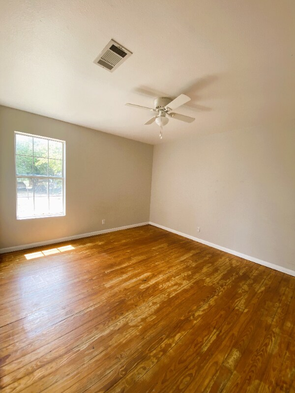 Building Photo - 143 Jasmine Ln