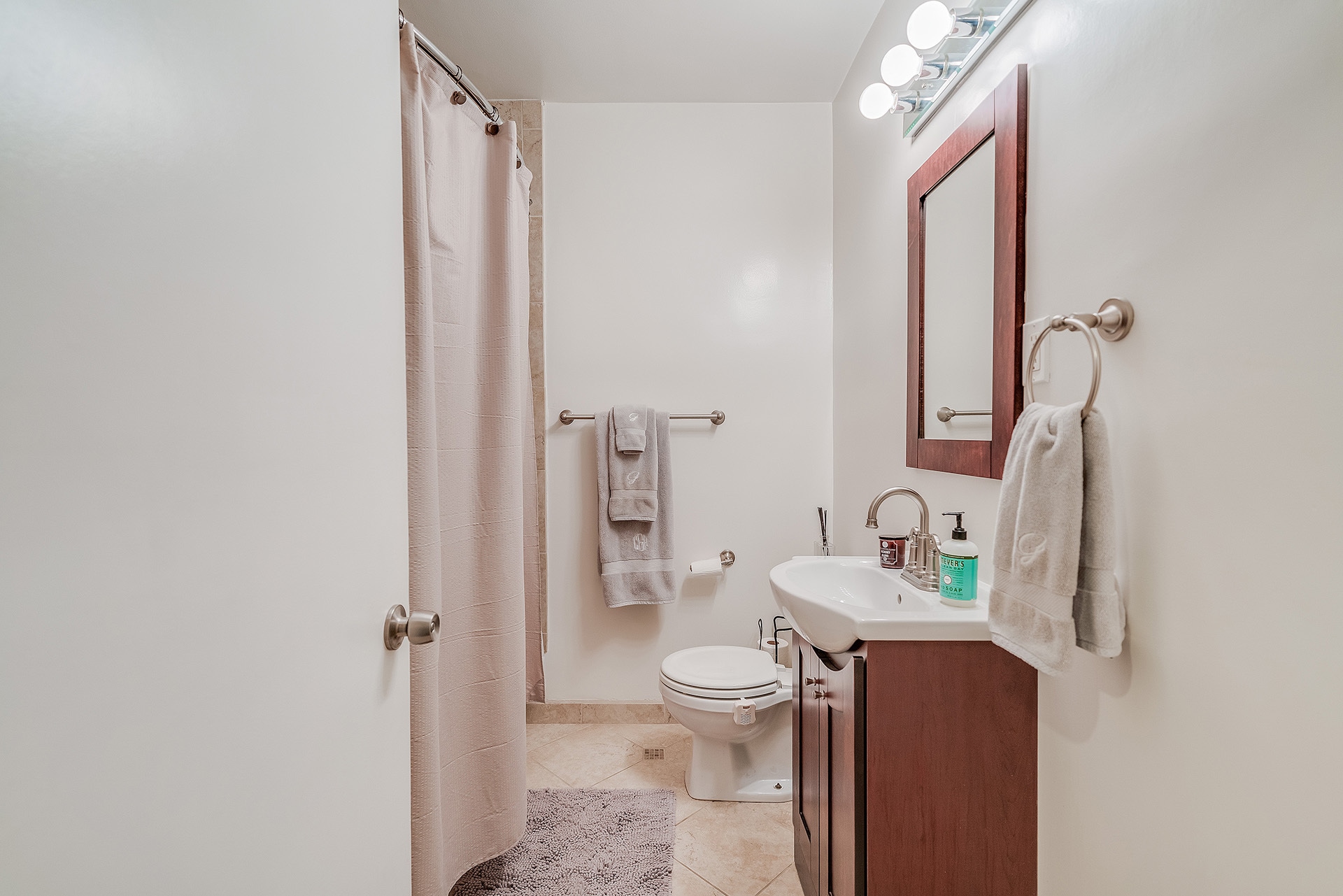 Building Photo - 11953 Collins St