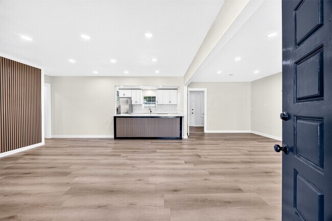 Building Photo - 1202 Dogwood Dr