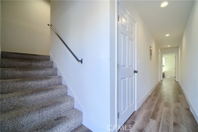 Building Photo - 1423 S New Hampshire Ave
