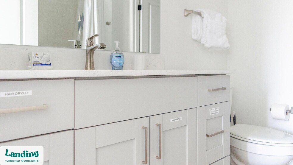 Building Photo - 650 N Main St