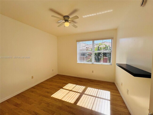 Building Photo - 6202 NW 116 Pl