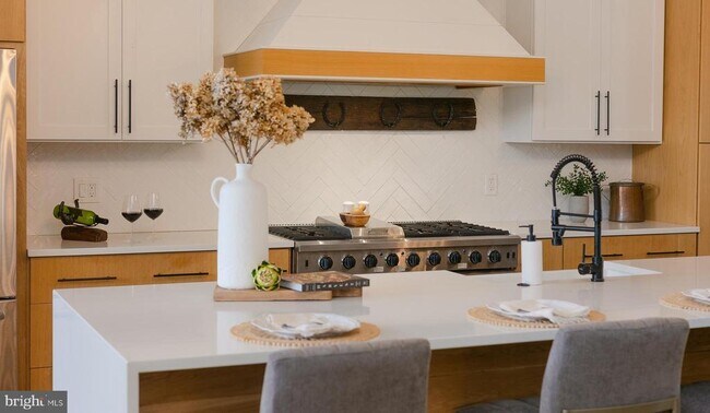 Building Photo - 13230 Falls Rd