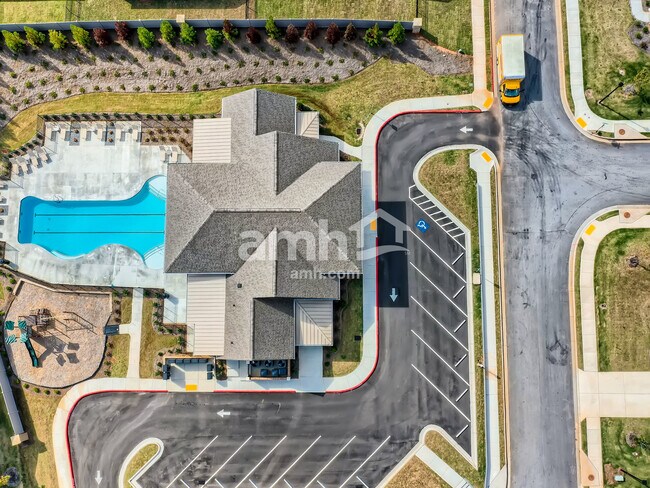 Building Photo - 245 Lake Vista Dr