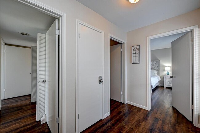Building Photo - 88 Lakeview Village
