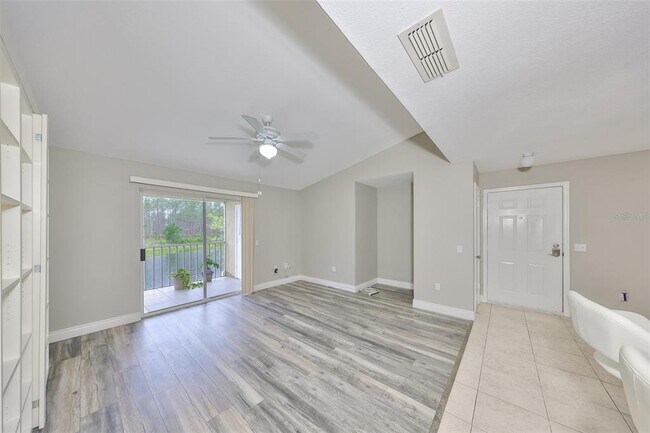 Building Photo - 9481 Highland Oak Dr